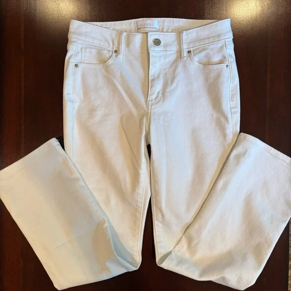 White House, Black Market mid rise, boot cut jeans in White, Size 4 S (short) - Picture 5 of 6